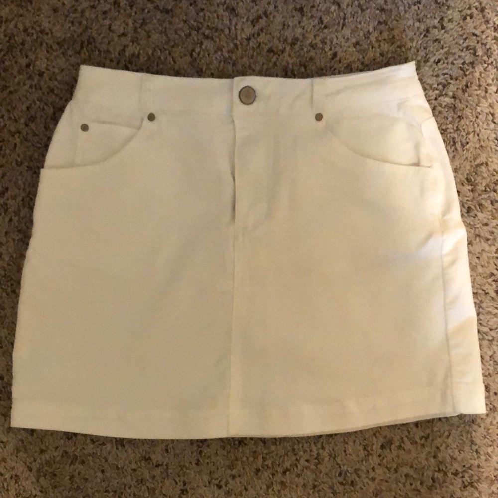 White denim skirt